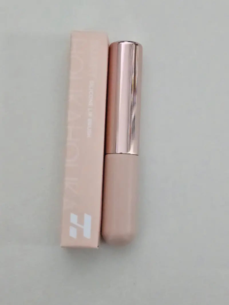 [Holika Holika] Blurry Silicone Lip Brush – Soft Blending Tip – Portable Design