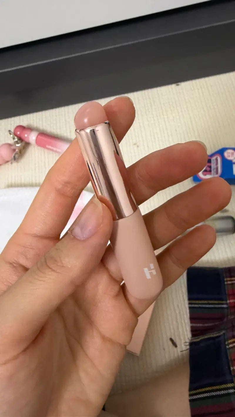 [Holika Holika] Blurry Silicone Lip Brush – Soft Blending Tip – Portable Design