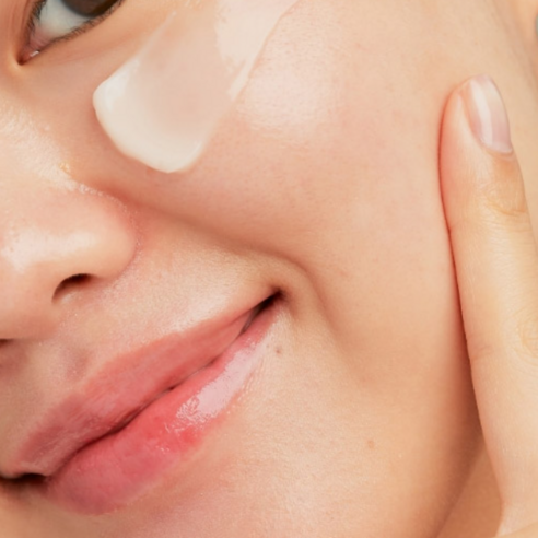 [Innisfree] Black Tea Youth Enhancing Cream with Silky Radiant Finish | 50ml